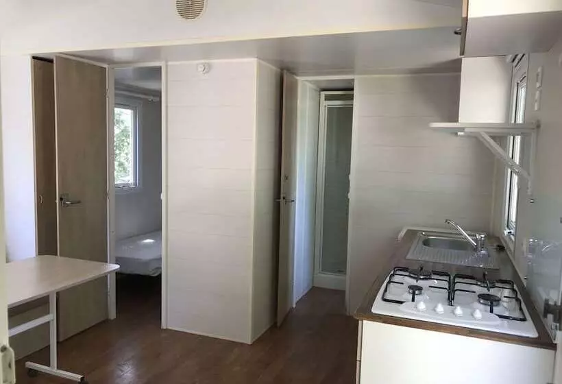 Hotelli Les Bastides De Chanteraine