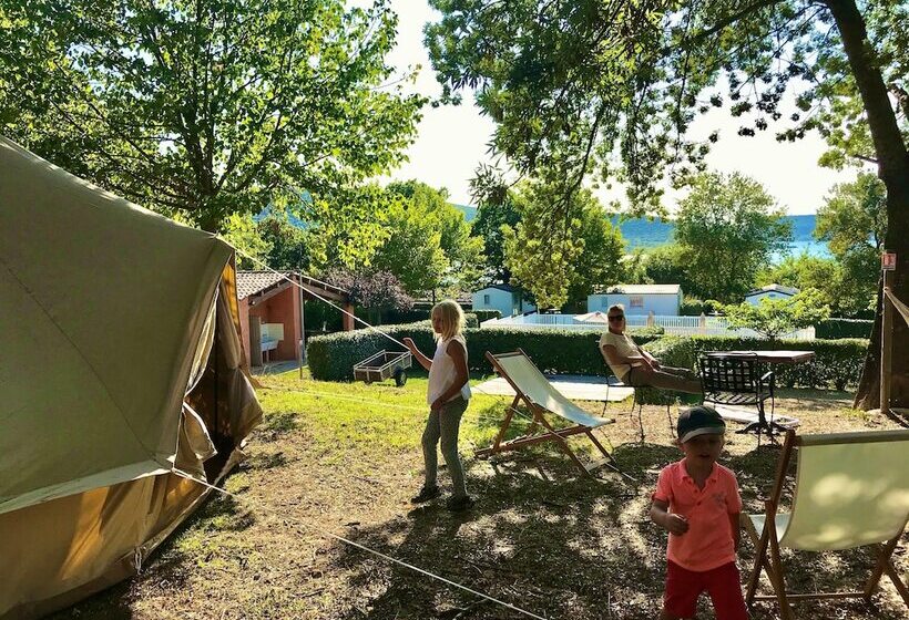 Отель Les Bastides De Chanteraine