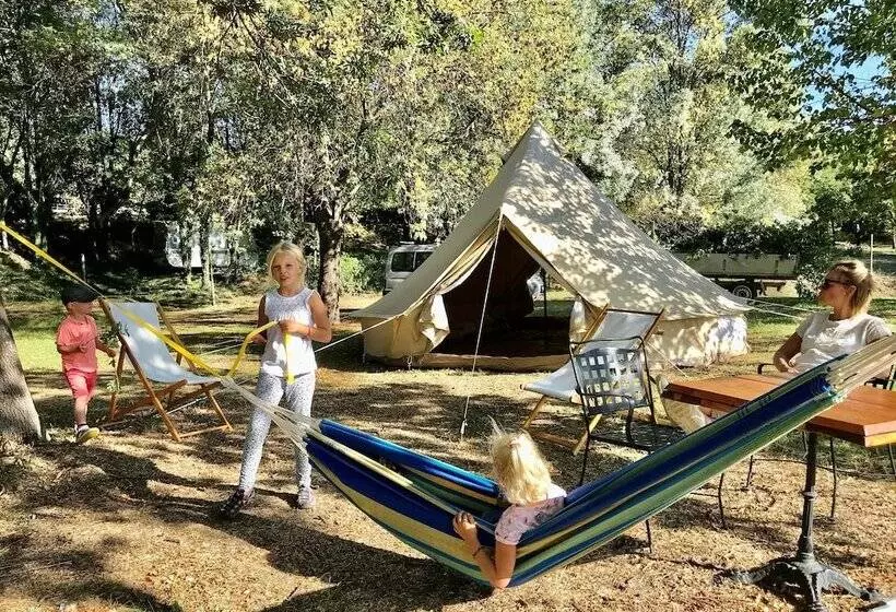 Hotelli Les Bastides De Chanteraine