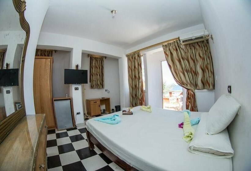 هتل Penguin Village Dahab