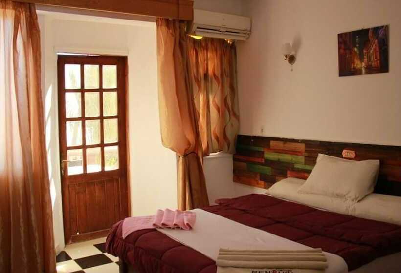 هتل Penguin Village Dahab