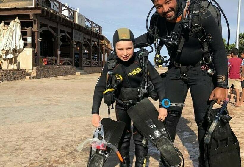 هتل Penguin Village Dahab