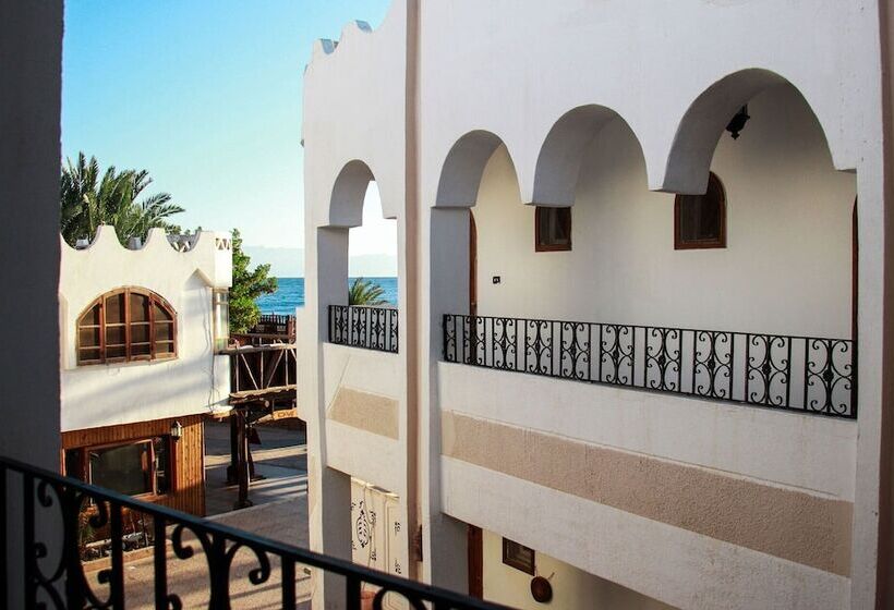 هتل Penguin Village Dahab