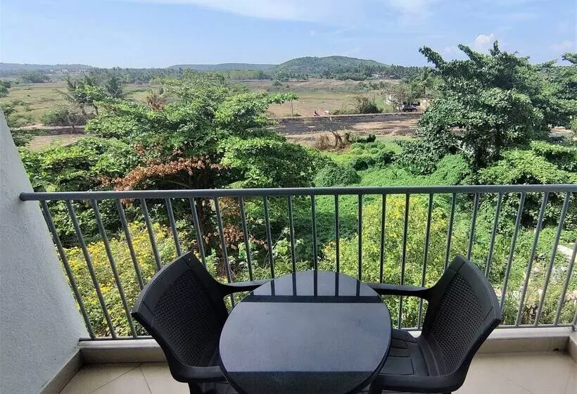 هتل Aastha Escape Resort Near Calangute Beach