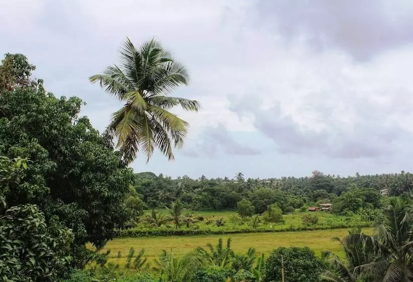 هتل Aastha Escape Resort Near Calangute Beach