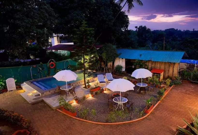 هتل Aastha Escape Resort Near Calangute Beach
