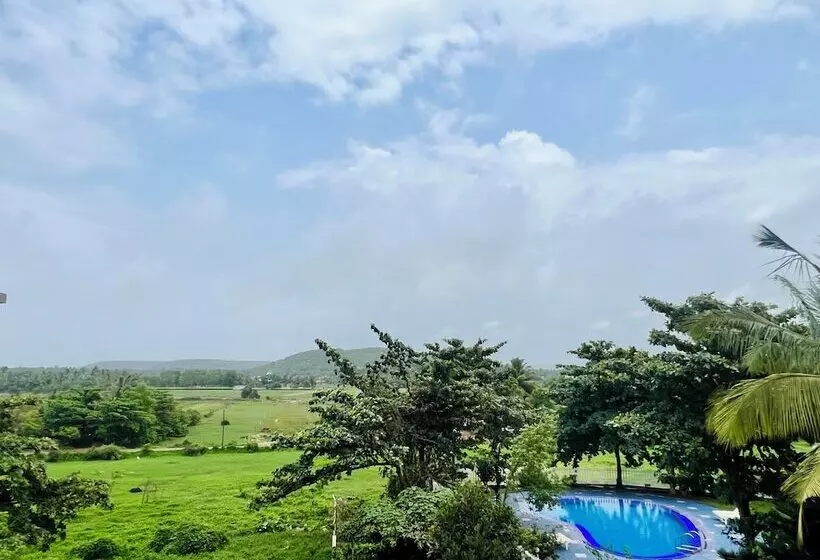 هتل Aastha Escape Resort Near Calangute Beach