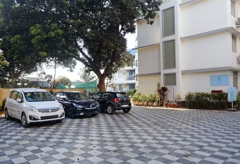 هتل Aastha Escape Resort Near Calangute Beach
