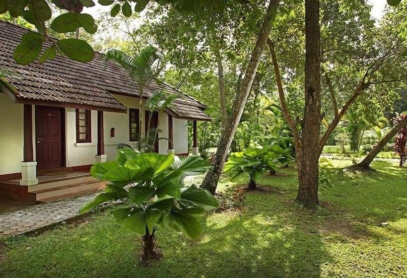 בית מלון כפרי Abad Turtle Beach