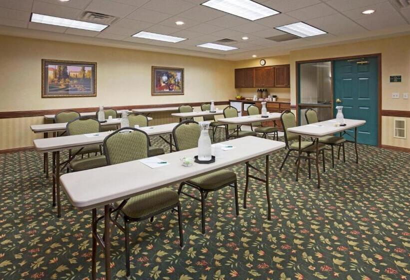 Otel Country Inn & Suites By Radisson, St. Cloud East, Mn