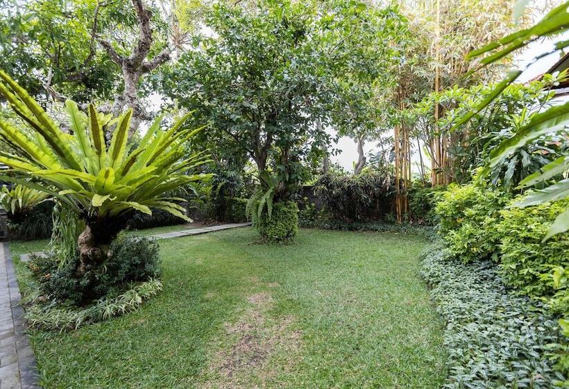 هتل De Munut Balinese Resort