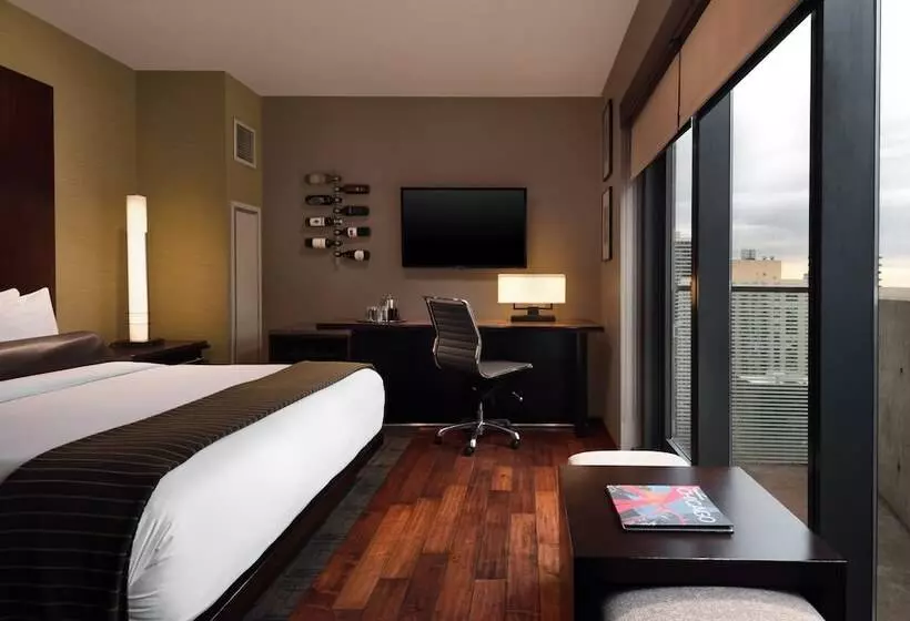 هتل Eurostars Magnificent Mile