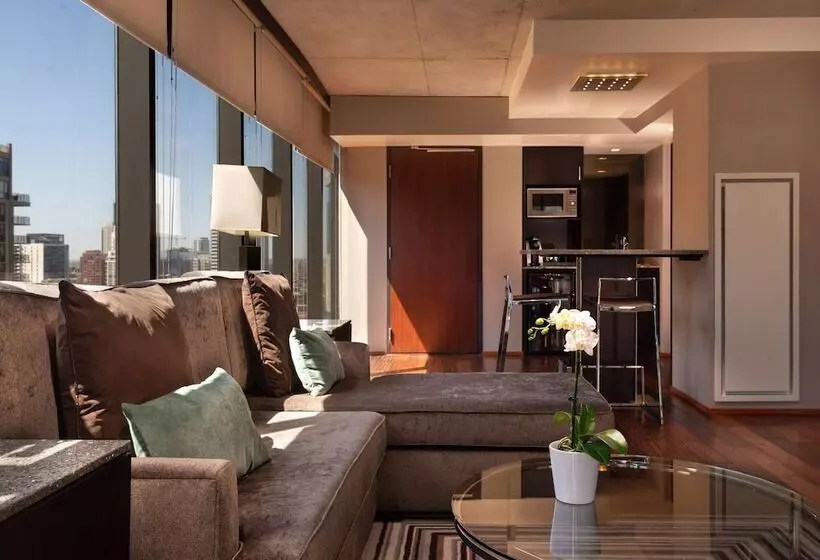 هتل Eurostars Magnificent Mile