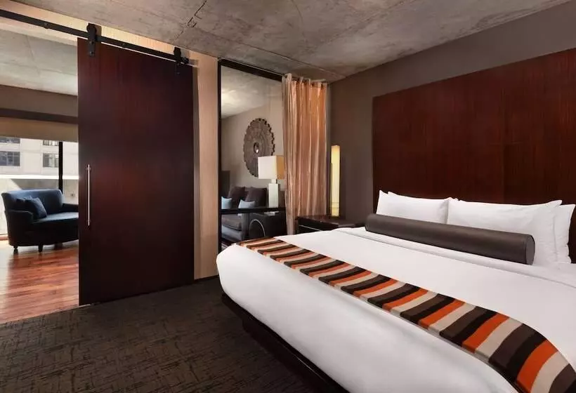 هتل Eurostars Magnificent Mile