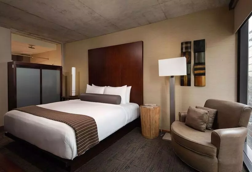 هتل Eurostars Magnificent Mile