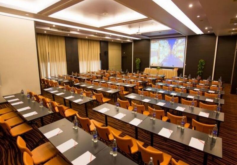 Hotel Furamaxclusive Sandara Hua Hin At Cha Am Beach