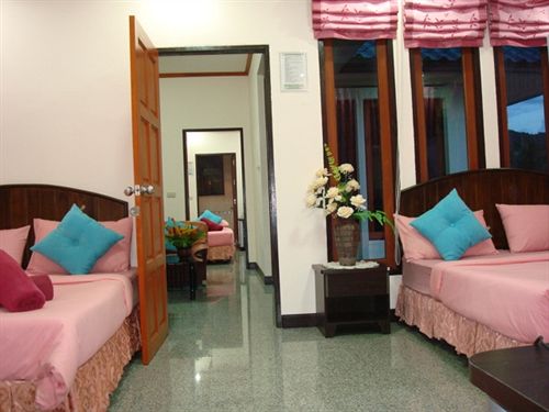 ホテル Tawan Hostel