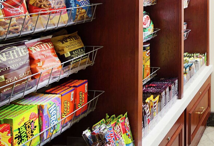 בית מלון כפרי Hilton Garden Inn Virginia Beach Town Center