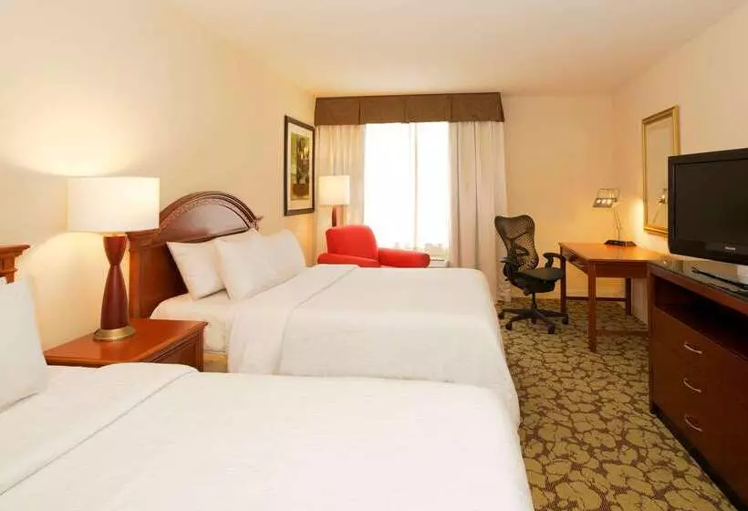 هتل Hilton Garden Inn Virginia Beach Town Center