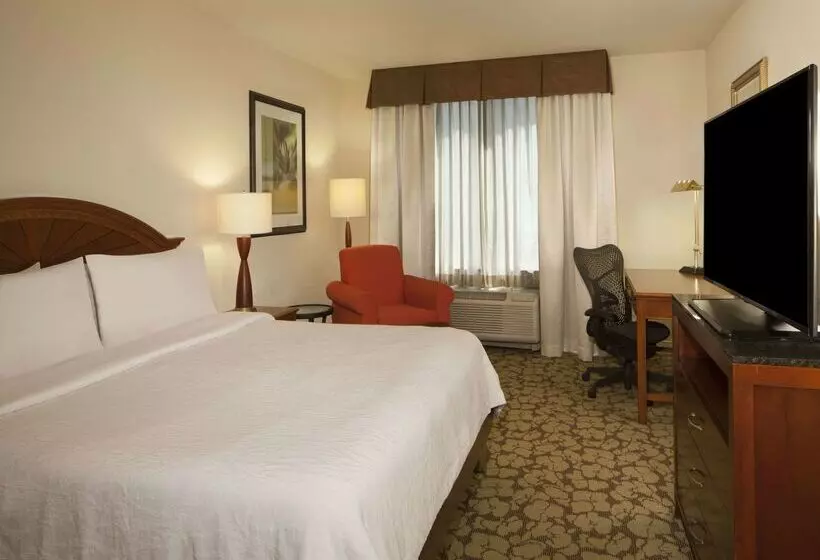 هتل Hilton Garden Inn Virginia Beach Town Center