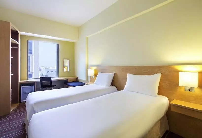 Отель Ibis Al Rigga