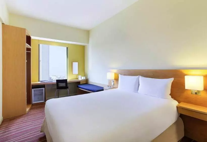 Отель Ibis Al Rigga