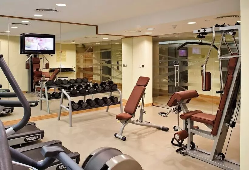 هتل Ibis Al Rigga