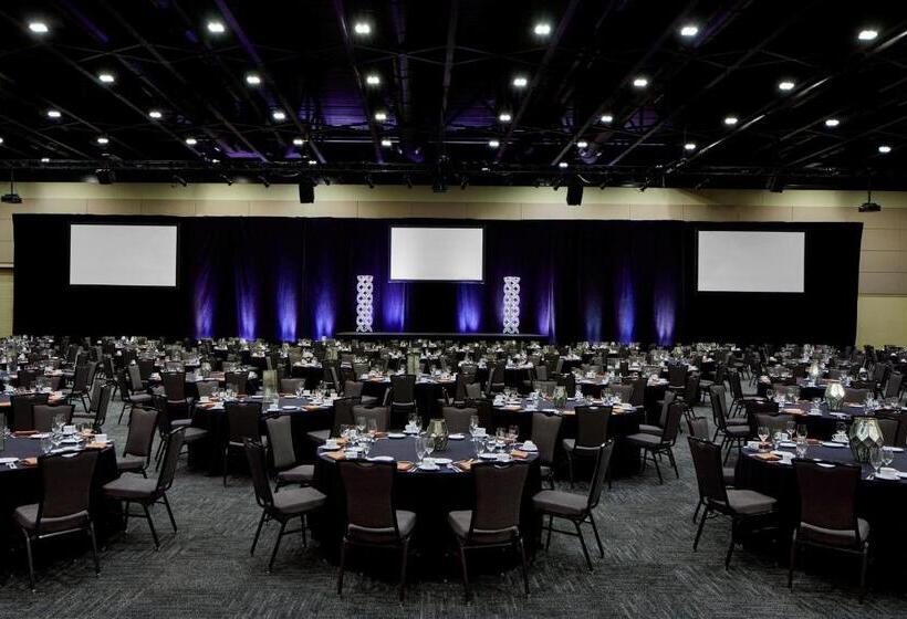 فندق Lancaster Marriott At Penn Square