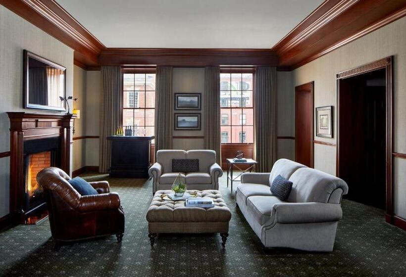 فندق Lancaster Marriott At Penn Square