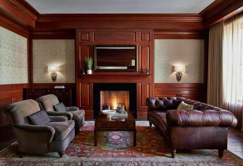 فندق Lancaster Marriott At Penn Square