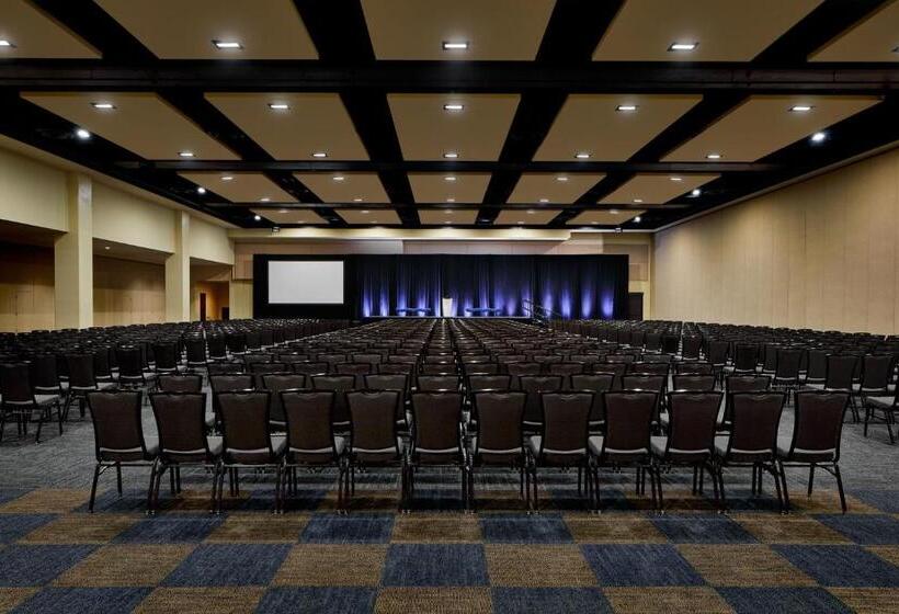 فندق Lancaster Marriott At Penn Square