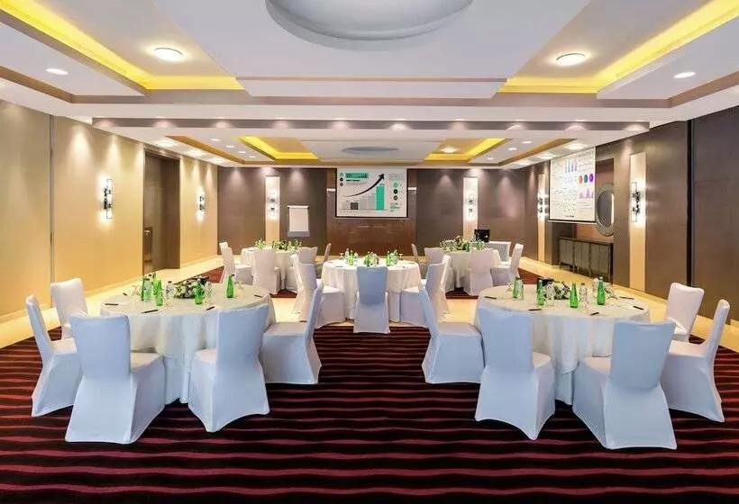 هتل Park Arjaan By Rotana, Abu Dhabi