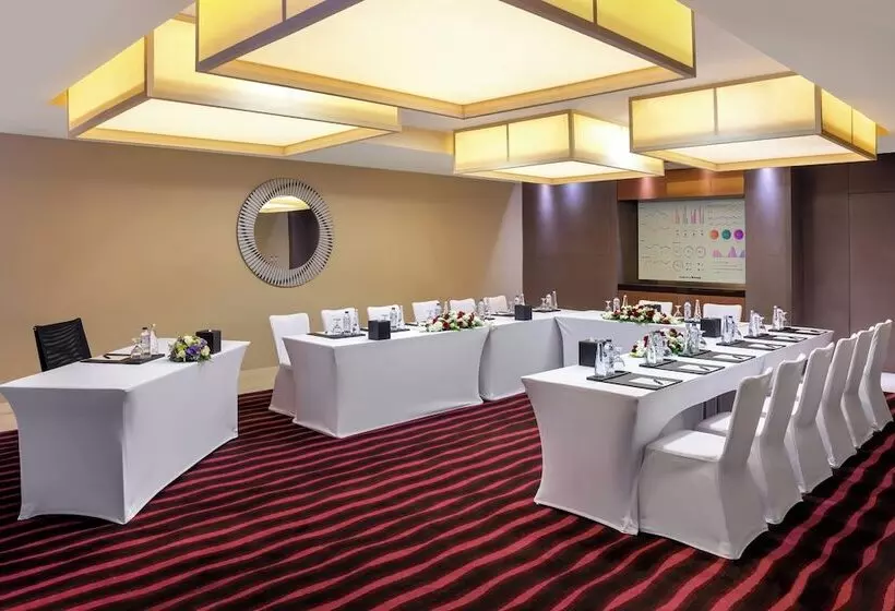 هتل Park Arjaan By Rotana, Abu Dhabi