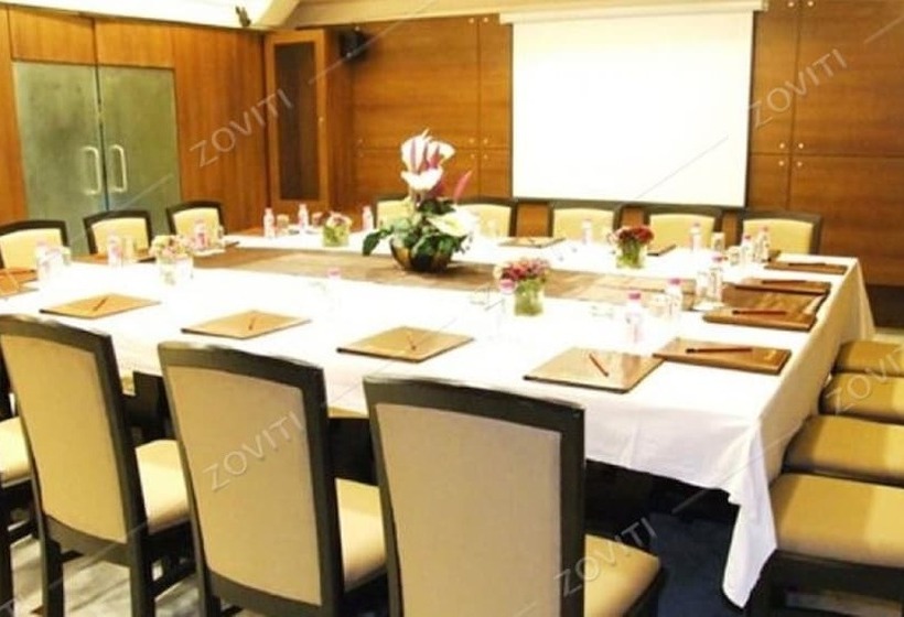 Rockland Hotel, C.r Park