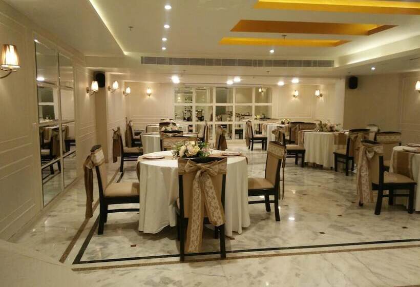 Rockland Hotel, C.r Park