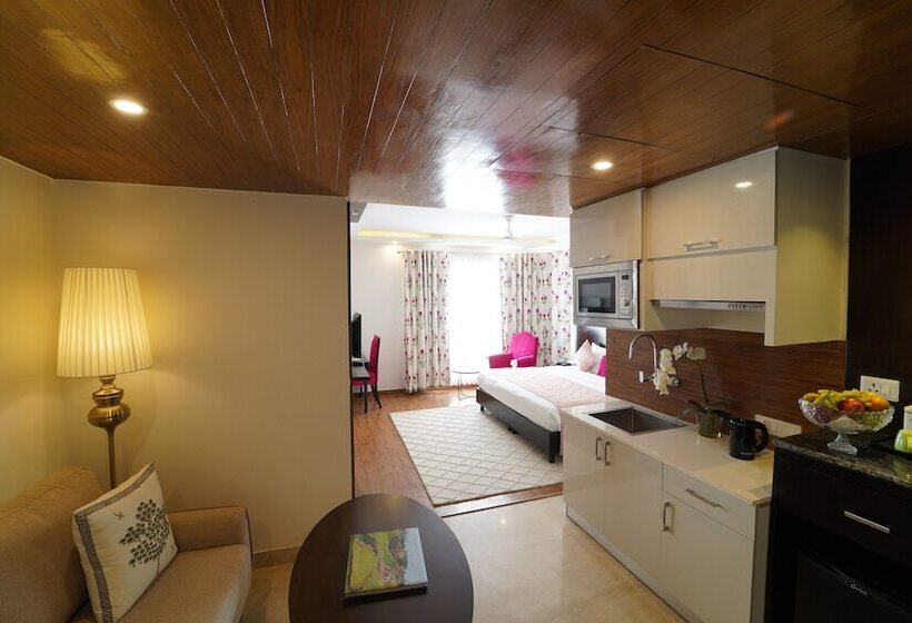 Rockland Hotel, C.r Park