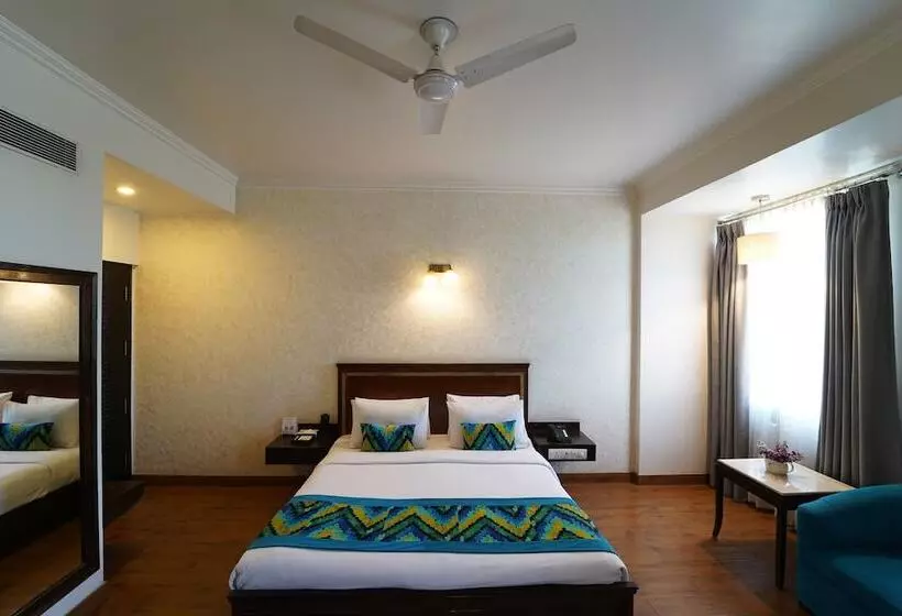 Rockland Hotel, C.r Park