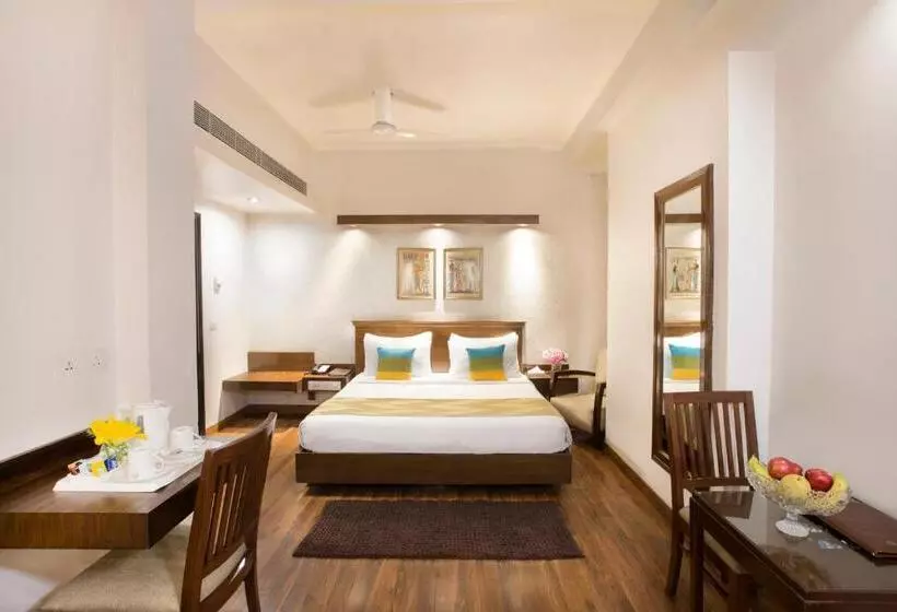 Rockland Hotel, C.r Park