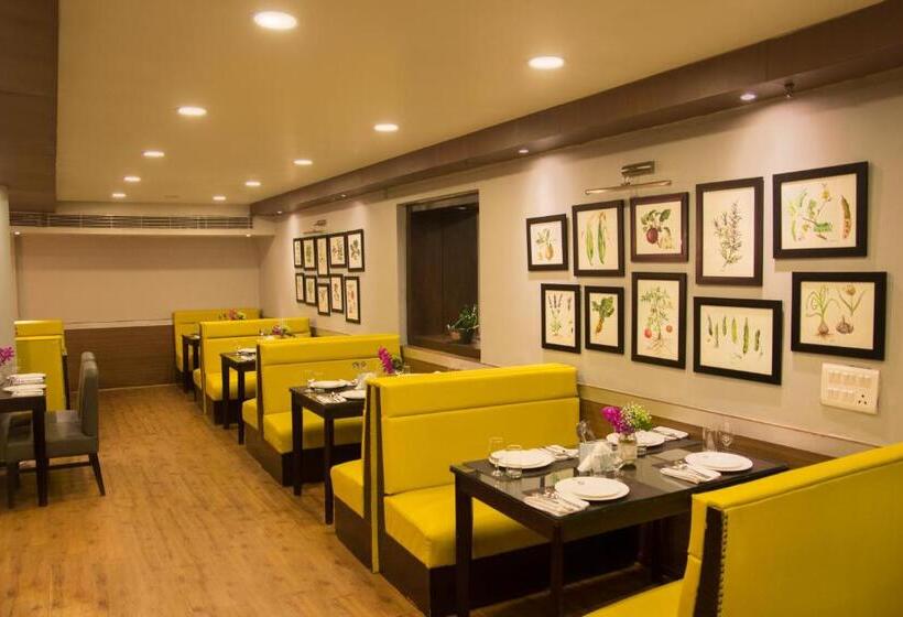 Rockland Hotel, C.r Park