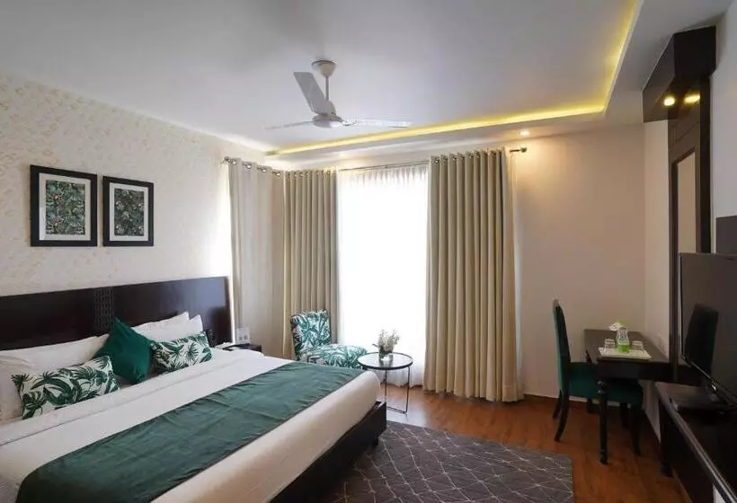 Rockland Hotel, C.r Park