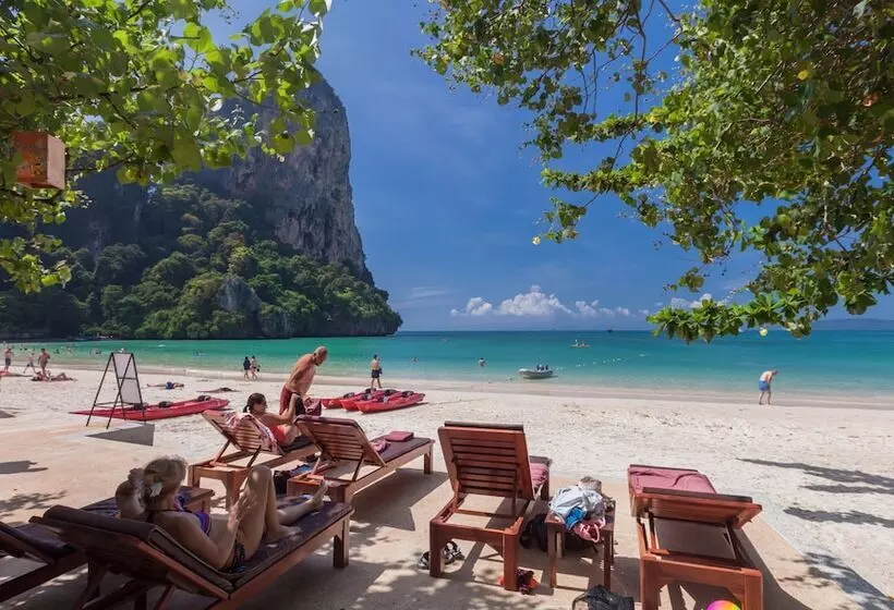 בית מלון כפרי Sand Sea Resort Railay Beach
