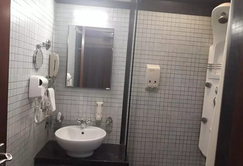 Fabhotel Shubhangan   Nr Bandra