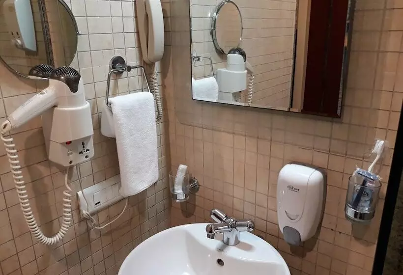 Fabhotel Shubhangan   Nr Bandra