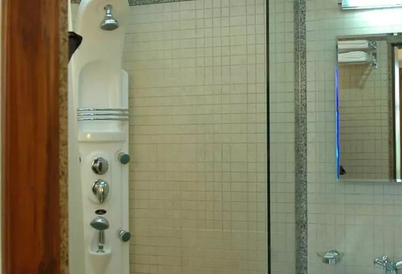 Fabhotel Shubhangan   Nr Bandra