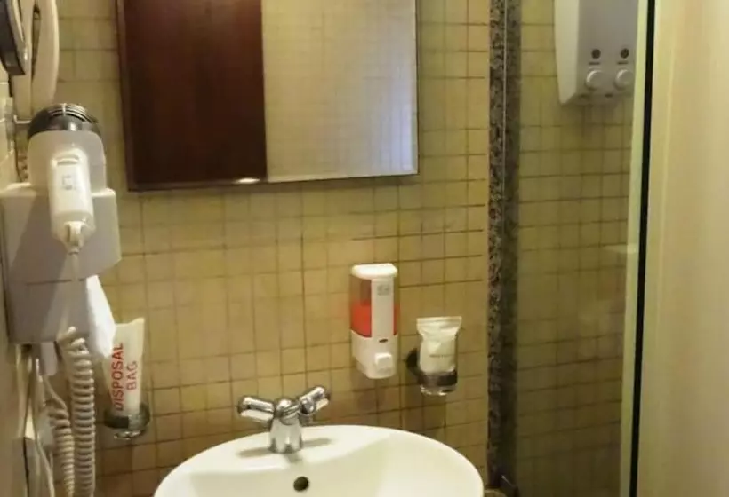 Fabhotel Shubhangan   Nr Bandra