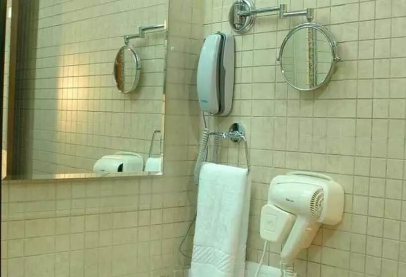 Fabhotel Shubhangan   Nr Bandra