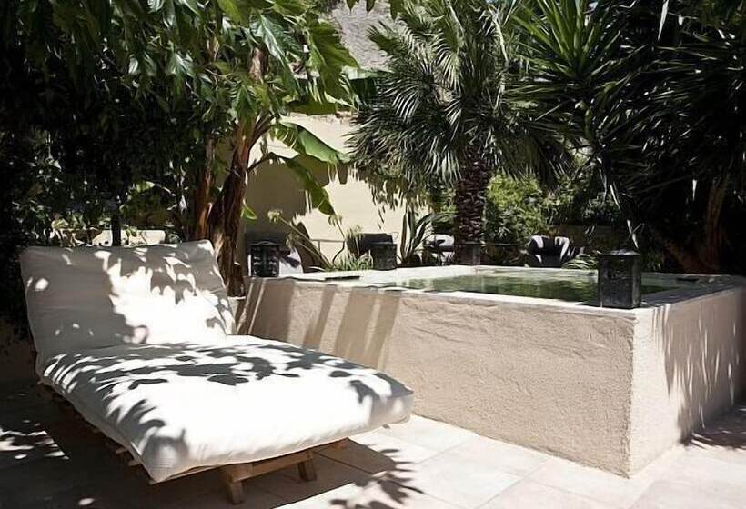 هتل Spirit Of The Knights Boutique