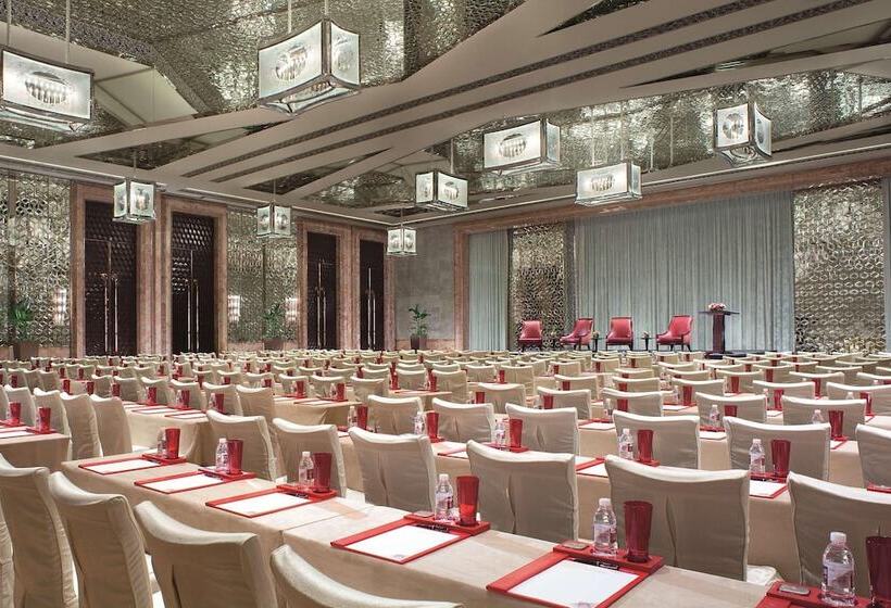 Отель The Ritzcarlton Shanghai, Pudong