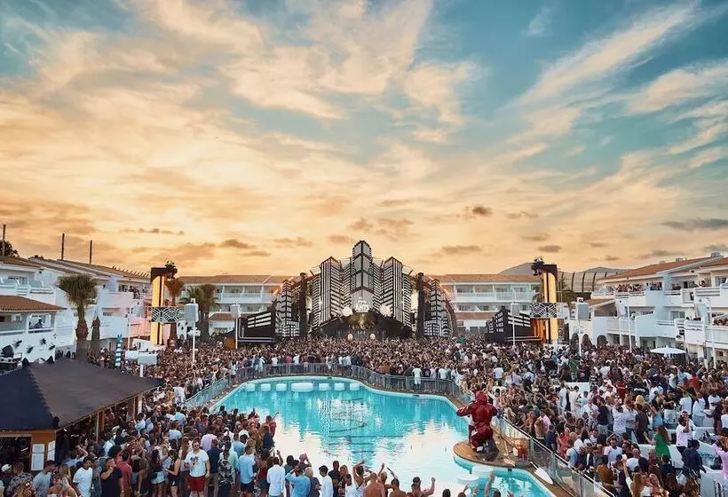 Ushuaïa Ibiza Beach Hotel - Adults Only