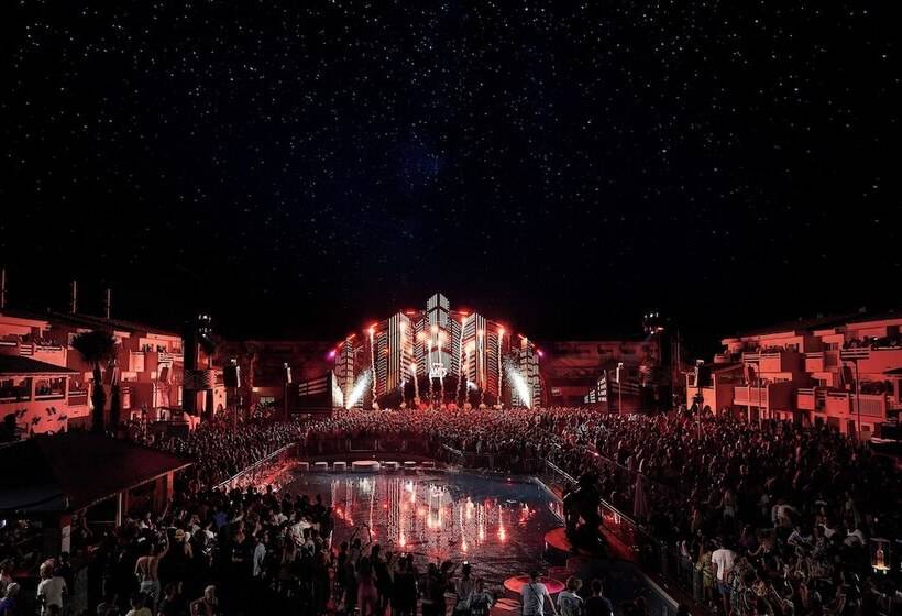 Ushuaïa Ibiza Beach Hotel - Adults Only